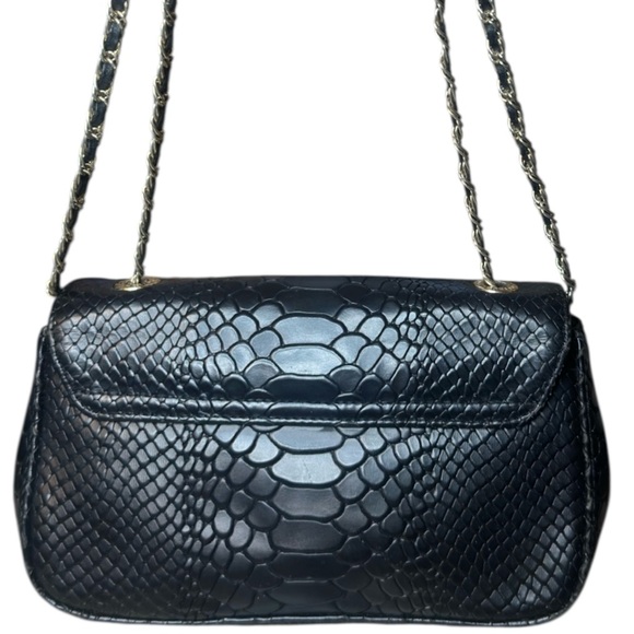 Metrocity Embossed Sorte Mini Crossbody - Picture 2 of 7